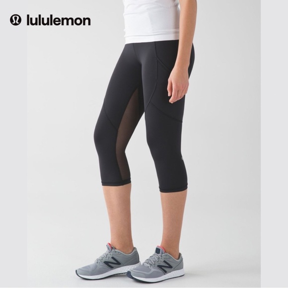 Lululemon Outrun 17” Crop Leggings - Picture 1 of 16